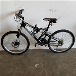 BLACK SILVER HUFFY YOUTH BIKE W/ FRONT DISC BRAKES
