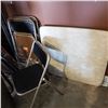 Image 3 : VINTAGE SAMSONITE FOLDING CARD TABLE AND 4 FOLDING CHAIRS