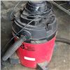 Image 3 : 8 GALLON SHOP VAC