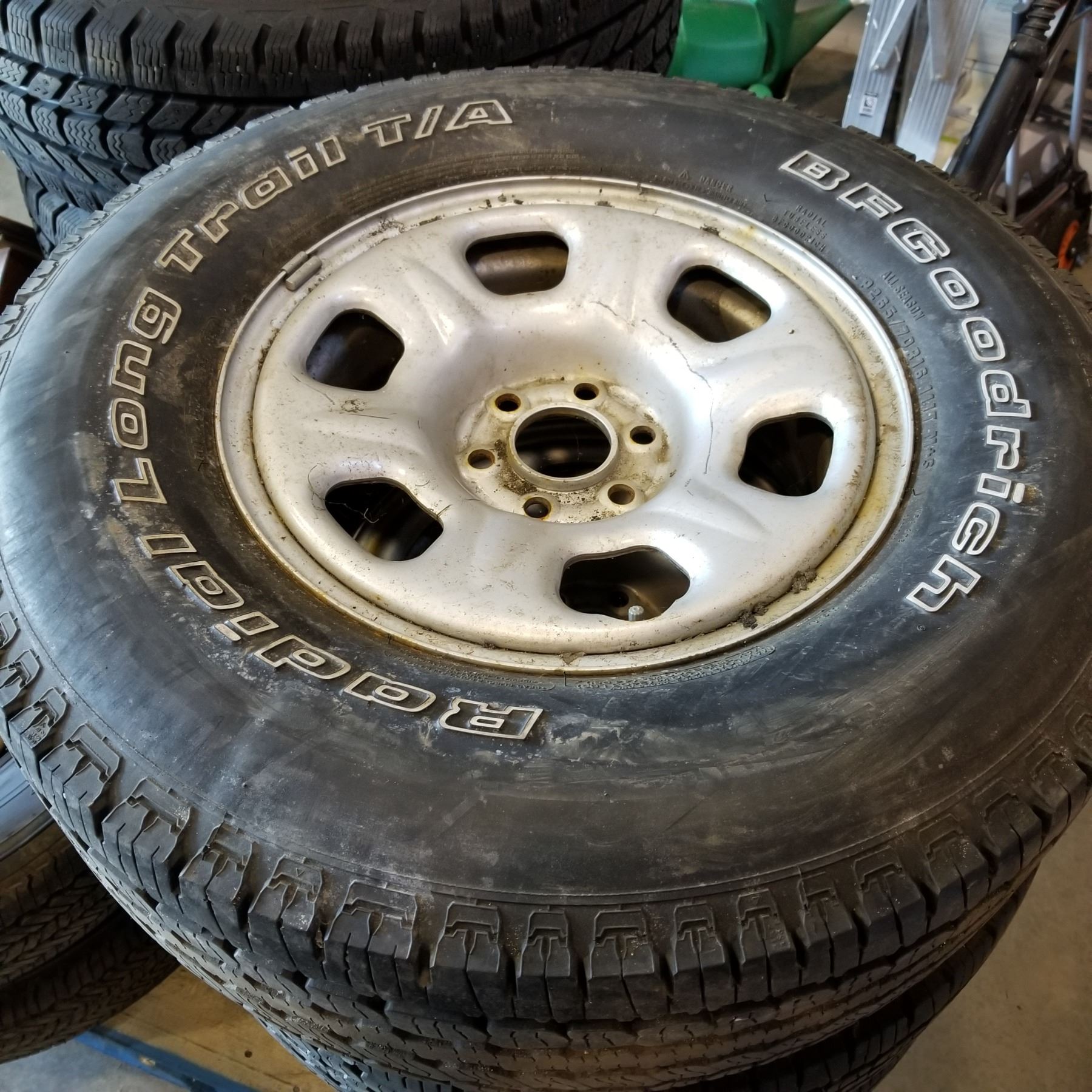 SET OF 4 BF GOODRICH RADIAL LONG TRAIL TIRES 265/70 R16 ON 6 BOLT RIMS