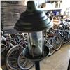 Image 2 : BIRD FEEDER LAMP POST