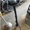 Image 3 : BIRD FEEDER LAMP POST