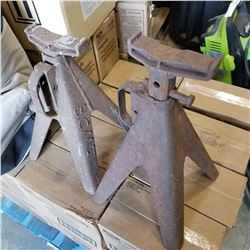 2 JACK STANDS