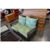 Image 3 : ALUMINUM FRAME WICKER LOVESEAT, FOOTSTOOLS AND COFFEE TABLE SET