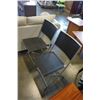 Image 2 : 2 FOLDING PATIO CHAIRS