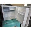 Image 2 : WHITE DANBY BAR FRIDGE