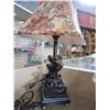 Image 3 : 2 VINTAGE LAMPS AND 2 CANDLE STICKS