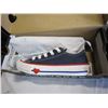 Image 3 : 2 PAIRS OF CHILDRENS CONVERSE - SIZE 10.5 US YOUTH