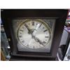Image 2 : KENSINGTON MANTLE CLOCK AND VINTAGE RADIO