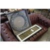 Image 1 : SILVER MICA WREATH AND BAMBOO SHADOW BOX