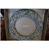 Image 2 : SILVER MICA WREATH AND BAMBOO SHADOW BOX