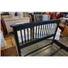 Image 3 : MODERN ESPRESSO FINISH QUEEN SIZE BED FRAME