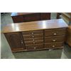 Image 1 : SHERMAG OAK DRESSER