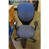 Image 2 : BLUE UPHOLSTERED OFFICE CHAIR
