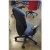 Image 3 : BLUE UPHOLSTERED OFFICE CHAIR