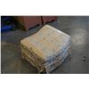 Image 1 : FLORAL YELLOW FOOTSTOOL