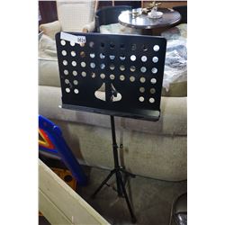 BLACK MUSIC STAND