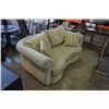 Image 2 : UPHOLSTERED LOVE SEAT