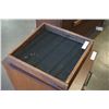 Image 1 : VINTAGE TABLE TOP DISPLAY CABINET