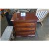 Image 2 : 3-DRAWER MAHOGANY FINISH DRESSER