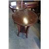Image 2 : PAIR OF ROUND MAHOGANY FINISH END TABLES