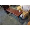 Image 2 : MAHOGANY FINISH GLASS TOP SOFA TABLE