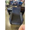 Image 2 : MODERN DARK GREY MICROFIBER RECLINER CHAIR