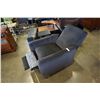 Image 3 : MODERN DARK GREY MICROFIBER RECLINER CHAIR