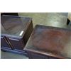 Image 3 : PAIR OF 2-DOOR MAHOGANY FINISH END TABLES