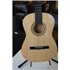 Image 2 : ACOUSTIC GUITAR