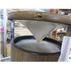 Image 2 : MCM SMALL SIDE TABLE SPEAKER