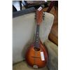 Image 1 : MANDOLIN,  HAS CRACK IN WOOD