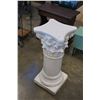 Image 1 : WHITE PEDESTAL