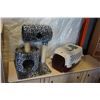 Image 1 : LEOPARD PRINT CAT TREE AND PET CARRIER