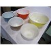 Image 2 : 5 COLOURED PYREX BOWLS