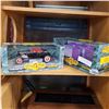 Image 1 : 1932 FORD HOT ROD DIE CAST MODEL AND 1956 FORD 1/2 DIE CAST MODEL