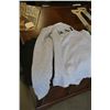 Image 2 : 3 NEW SWEATERS