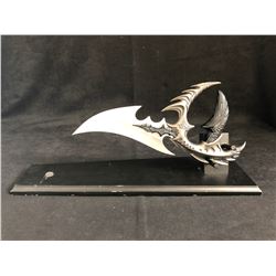 FANTASY KNIFE WITH DISPLAY STAND