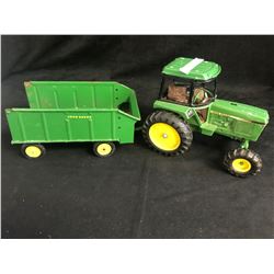 VINTAGE CAST IRON JOHN DEERE TRACTOR