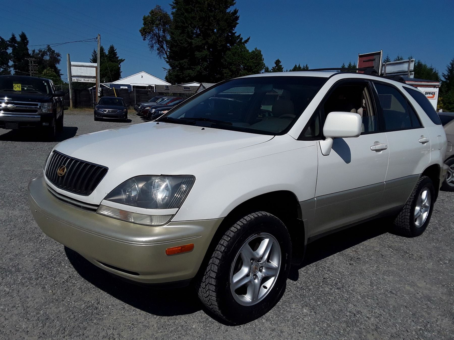 D5 -- 2000 LEXUS RX 300 , White , 226328 KM's