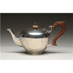 ENGLISH STERLING SILVER QUEEN ANNE STYLE TEAPOT