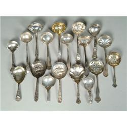 EIGHTEEN STERLING SERVING PIECES