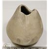 Image 1 : 56) MARY BORGSTROM STONE POLISHED PINCHED TOP POT