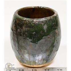 54) GREEN POT UNSIGNED ATTRIBUTED TO MARY