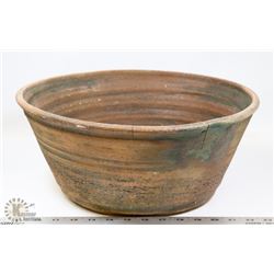 45) JANO LETTS BROWN CERAMIC POT WITH HAIRLINE