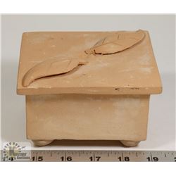 129) MARY BORGSTROM CLAY BOX WITH LEAVES SIGNED