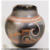 Image 1 : 111) VINTAGE INDIGENOUS MADE POT, HAND PAINTED