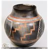 Image 2 : 111) VINTAGE INDIGENOUS MADE POT, HAND PAINTED