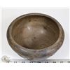 Image 3 : 80) MARY BORGSTROM PRIMITIVE POT WITH DETAIL