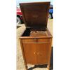 Image 1 : VICTROLA (WOOD CABINET) *ANTIQUE*